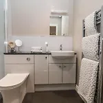 Heron's Landing * 휫비